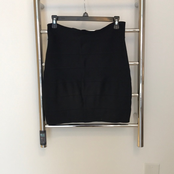 Mini pencil skirt - Picture 2 of 4